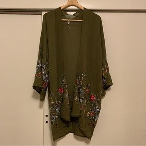 Floral embroidered kimono